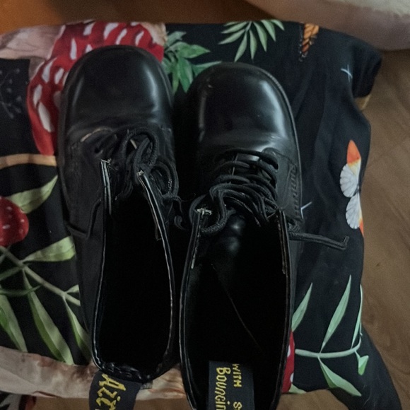 Doc Martens - Picture 5 of 5